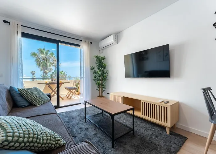 Charming Apartment Near Beach, Sea View Terrace