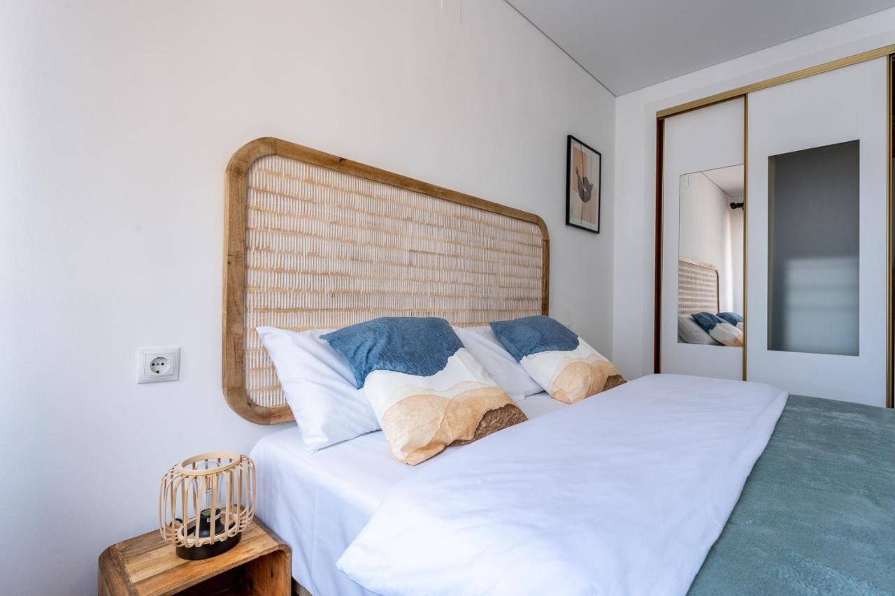 Charming Near Beach, Sea View Terrace Apartament