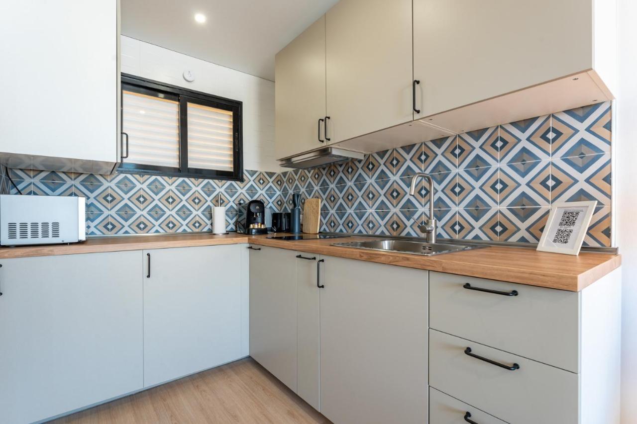 Charming Near Beach, Sea View Terrace Apartamento
